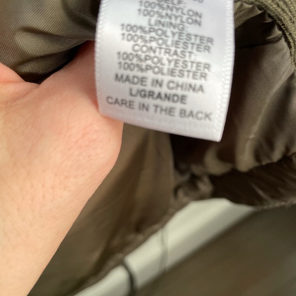 Green vest with Rhinestone Heart on back - Picture 4 of 7